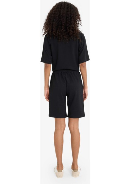 Regular Fit Normal Bel Düz Paça İnce Bermuda Şort W9369AZ25AU