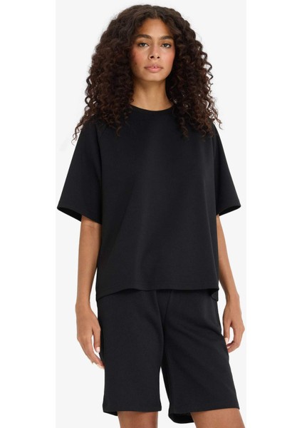 Regular Fit Normal Bel Düz Paça İnce Bermuda Şort W9369AZ25AU modelleri