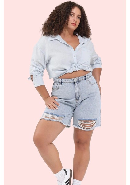 Kadın Denim Şort Yırtık Detaylı Yüksek Bel Straight Kesim Rahat Yaz Aylarının Vazgeçilmezi