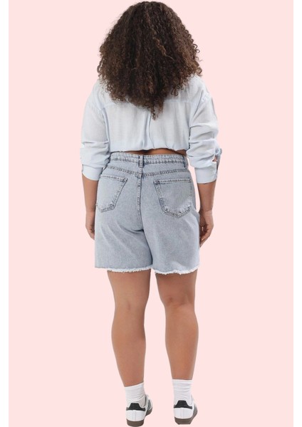 Kadın Denim Şort Yırtık Detaylı Yüksek Bel Straight Kesim Rahat Yaz Aylarının Vazgeçilmezi modelleri