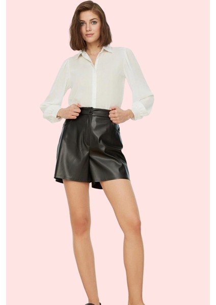 Kadın Kısa Boy Suni Deri Şort Yüksek Bel Straight Siluet Günlük Şıklık Yaz Aylarının Vazgeçilmezi fiyatları