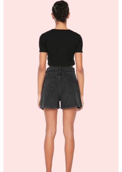 Kadın Denim Şort Pamuk Renk Straight Siluet Kısa Boy City Short Kalıp Yaz Aylarının Vazgeçilmezi modelleri