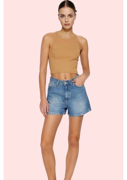 Kadın Denim Şort Pamuk Regular Boy Mom Fit Yazlık Rahat Günlük Kullanım Yaz Aylarının Vazgeçilmezi fiyatları