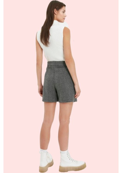 Kadın Kemerli Şort Etek Balık Sırtı Desenli Kaşe Dokuma Kısa Boy Günlük Yaz Aylarının Vazgeçilmezi