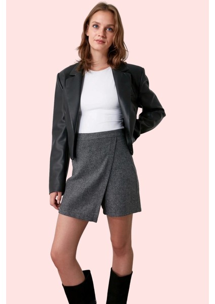 Kadın Kemerli Şort Etek Balık Sırtı Desenli Kaşe Dokuma Kısa Boy Günlük Yaz Aylarının Vazgeçilmezi modelleri