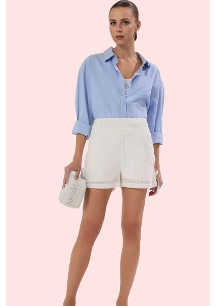 Kadın Kısa Boy Straight Siluet Brode Şort Günlük Kullanım Hafta Sonu Yaz Aylarının Vazgeçilmezi fiyatları