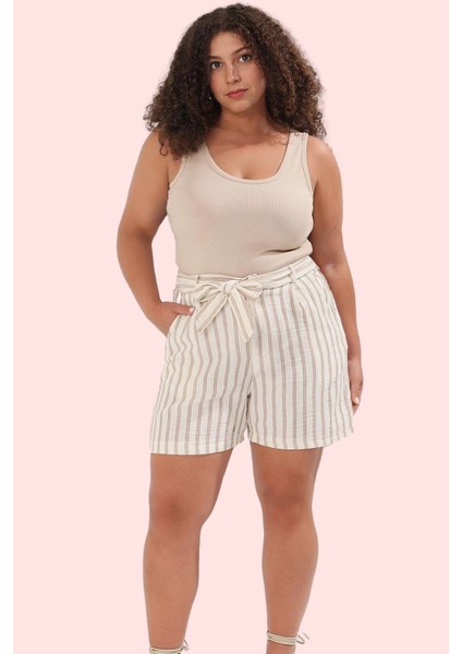 Kadın Yazlık Kısa Şort Büyük Beden Pamuk Dokuma Keten Görünümlü Geniş Paça Günlük Kullanım