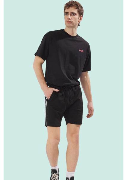 Erkek Şort Düz Desen Boru Paça Sportif Tarz Yaz Aylarının Vazgeçilmezi Stilin Buluştuğu Yer