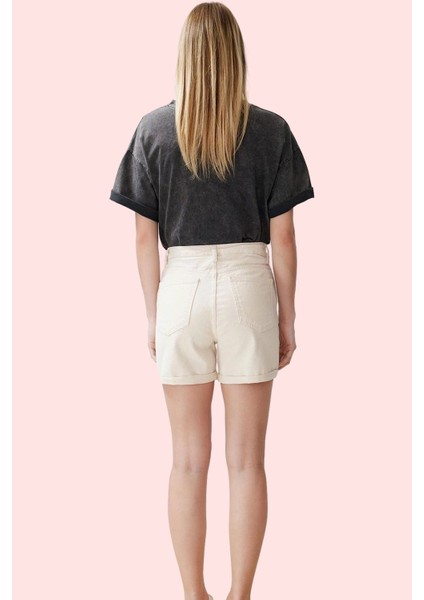 Kadın Denim Şort Pamuk City Short Kalıp Geniş Paça Yazlık Günlük Kullanım Kaliteli Malzeme modelleri