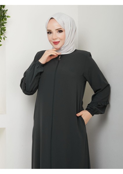 Köşeli Büzgü Detaylı Medine Ipeği Ferace