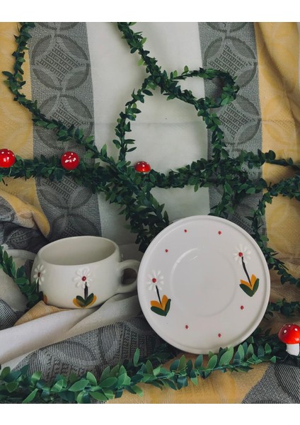🌼 El Yapımı Seramik Kupa & Tabak Takımı – Papatya Desenli modelleri