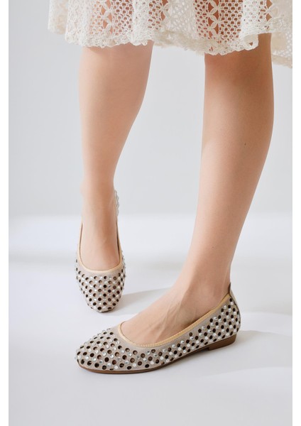 Milinda Krem Süet Lazer Kesim Delikli Taşlı Babet modelleri