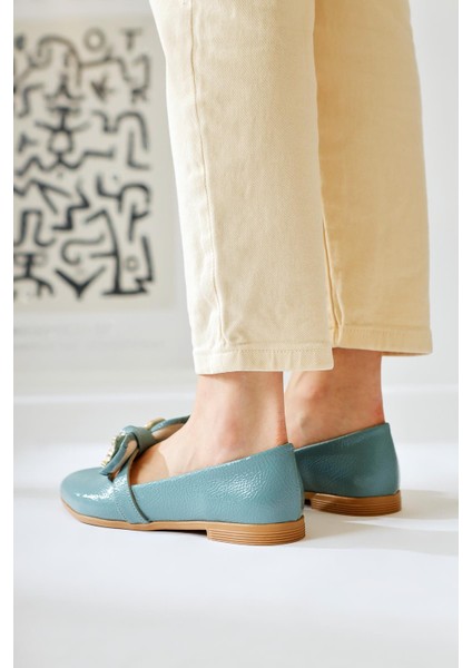 Joselin Turkuaz Kırışık Rugan Fiyonk Aksesuarlı Babet indirimleri