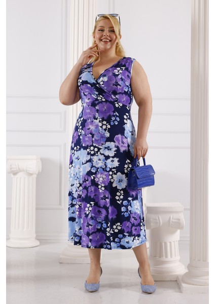Kadın Mavi Mor Kırçiçeği Desen Kolsuz Kruvaze Yaka Büyük Beden Maxi Elbise