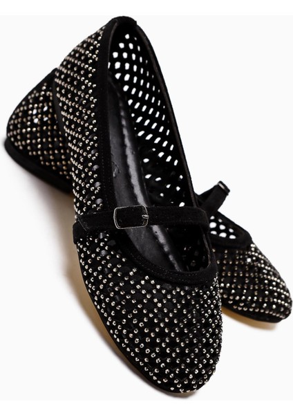 Nicole Siyah Süet Oval Burunlu Delikli Taş Detaylı Tek Bantlı Günlük Kadın Ayakkabı