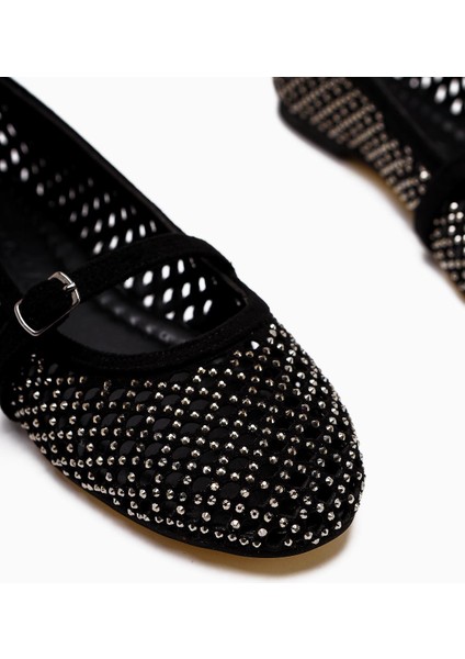 Nicole Siyah Süet Oval Burunlu Delikli Taş Detaylı Tek Bantlı Günlük Kadın Ayakkabı fırsatları