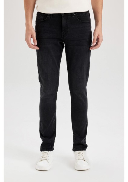 Pedro Slim Fit Dar Kalıp Normal Bel Dar Paça Siyah Jean Pantolon R8788AZ24SP fırsatları