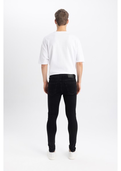 Super Skinny Fit En Dar Kalıp Normal Bel Ekstra Dar Paça Siyah Jean Pantolon R8752AZ24SP
