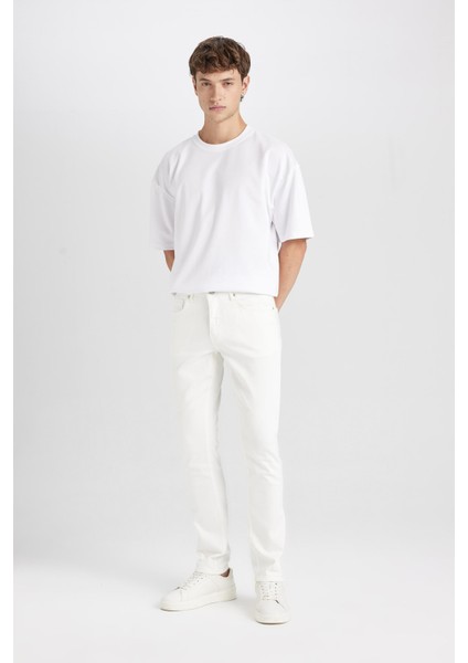 Pedro Slim Fit Dar Kalıp Normal Bel Dar Paça Beyaz Jean Pantolon
