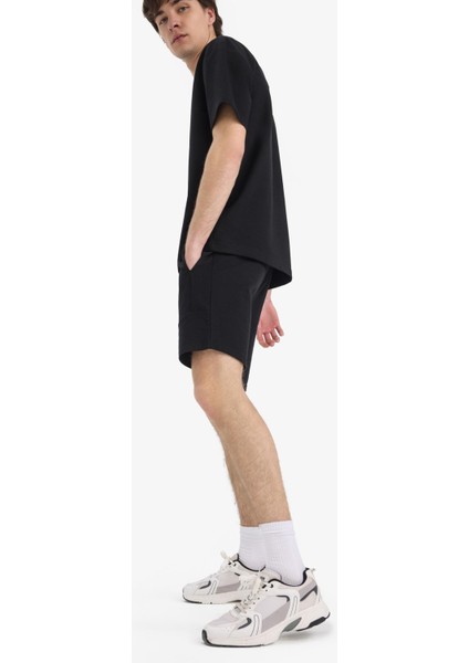 Slim Fit Dar Kesim Dar Paça Basic Düz Şort B8674AX25SP fiyatları