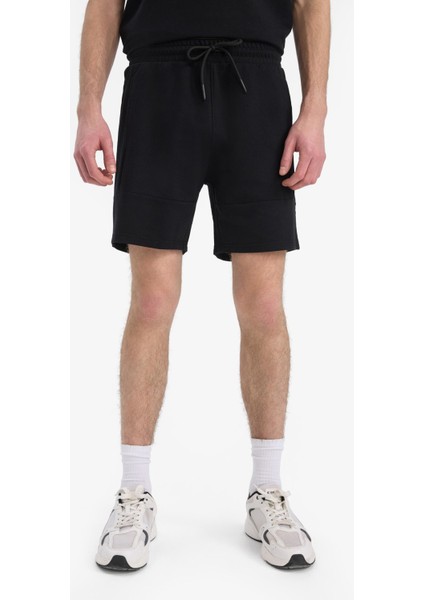 Slim Fit Dar Kesim Dar Paça Basic Düz Şort B8674AX25SP indirimleri
