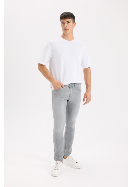Pedro Slim Fit Dar Kalıp Normal Bel Dar Paça Cepli Jean Pantolon D0027AX24AU modelleri