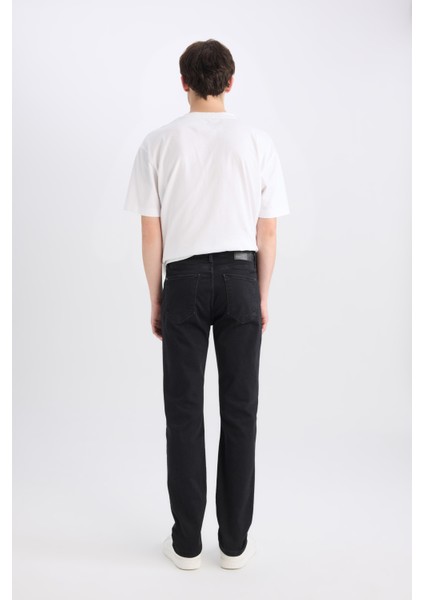 Sergio Regular Fit Esnek Yumuşak Kumaş Normal Kalıp Normal Bel Boru Paça Siyah Jean Pantolon D7335AX25SP