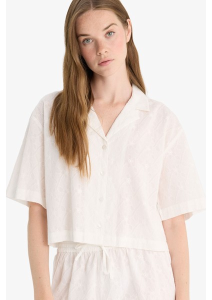 Oversize Geniş Kalıp Pijama Yaka Nakışlı Brode Kısa Kollu Gömlek B9022AX25SM modelleri