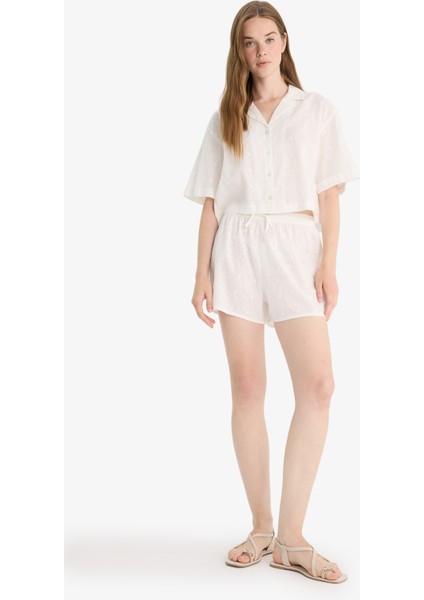 Oversize Geniş Kalıp Pijama Yaka Nakışlı Brode Kısa Kollu Gömlek B9022AX25SM fırsatları