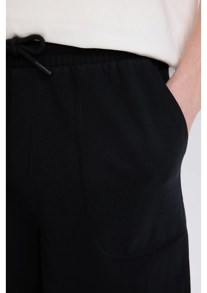 %100 Pamuk Slim Fit Dar Kesim Dar Paça Cepli Basic Düz Şort B8673AX25SM