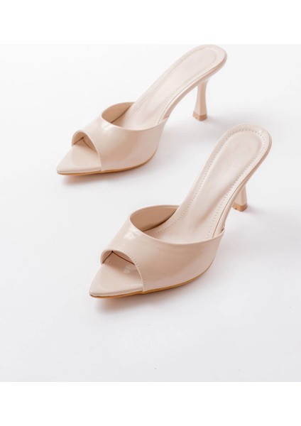 716 Bej Rugan Sivri Burunlu Topuklu Kadın Terlik fırsatları