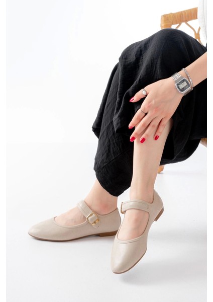 2606 Bej Baretli Günlük Bayan Ayakkabı