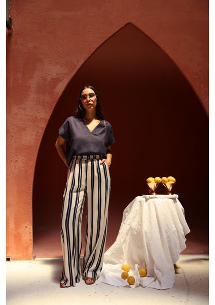 Beli Lastikli Çizgili Pantolon fırsatları