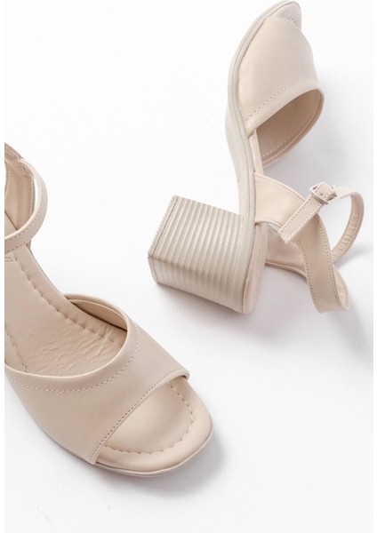 K-13 Bej Günlük Topuklu Kadın Sandalet fırsatları