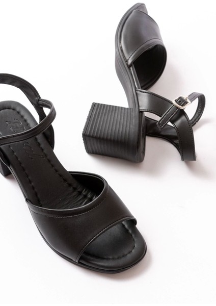 K-13 Siyah Günlük Topuklu Kadın Sandalet fırsatları