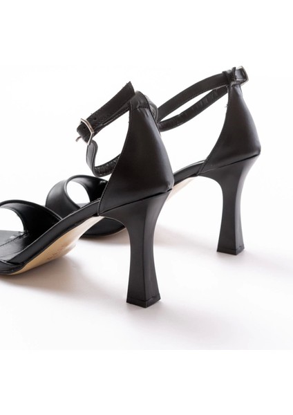 718 Siyah Cilt Sivri Burunlu Topuklu Bilekten Bağlamalı Kadın Ayakkabı indirimleri