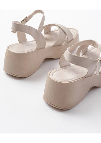 24414-1005 Bej Günlük Çapraz Dolgu Topuk Kadın Sandalet indirimleri