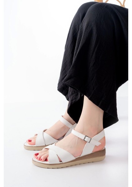 692-564 Beyaz Ortopedik Taban Çapraz Tokalı Kadın Sandalet fiyatları