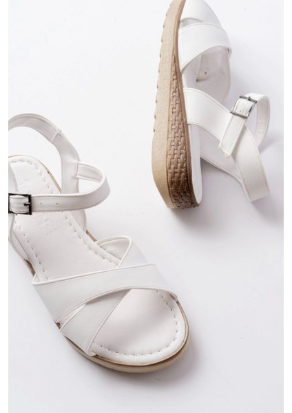 692-564 Beyaz Ortopedik Taban Çapraz Tokalı Kadın Sandalet modelleri
