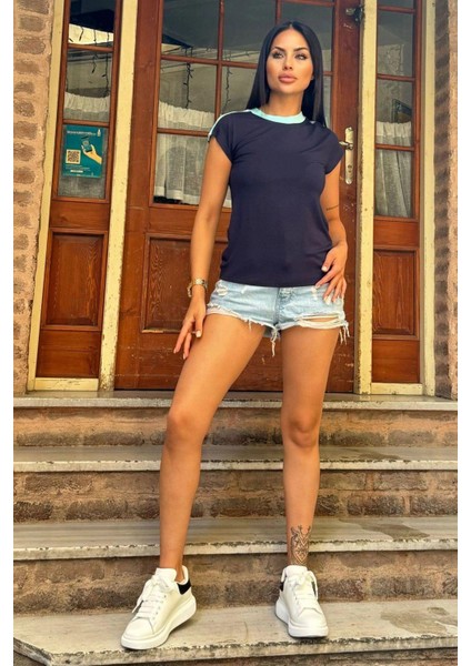 Kadın Laci Omuz ve Yaka Detaylı, Renk Bloklu Garnili Kısa Kol T-Shirt Bluz indirimleri