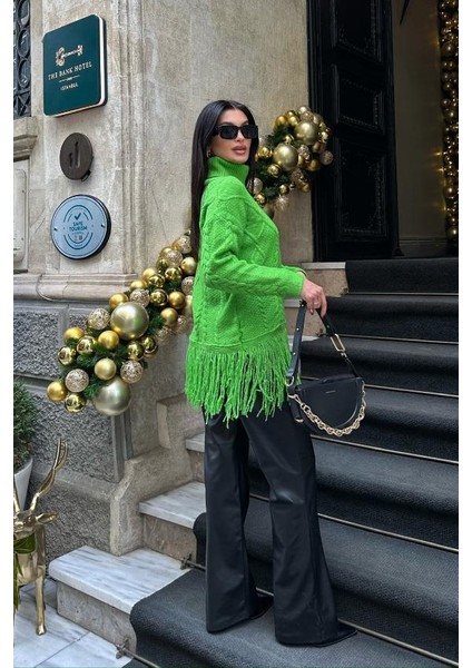 Kadın Fıstık Yeşili Triko Balıkçı Yaka Oversize Kazak indirimleri