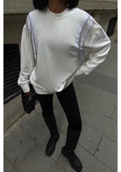 Kadın Kırık Beyaz Oversize Dokuma Uzun Kollu Sweatshirt fırsatları