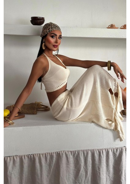 Kadın Ekru Kolsuz Triko Boyundan Bağlamalı Takım