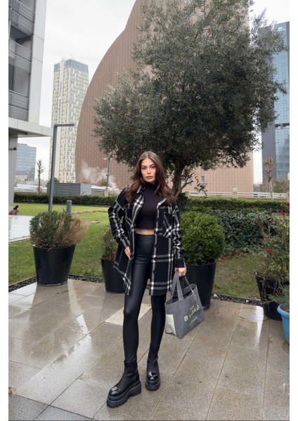 Kadın Siyah Çift Cepli, Ekose Desenli, Rahat Kalıp, Uzun Kaşe Gömlek fırsatları