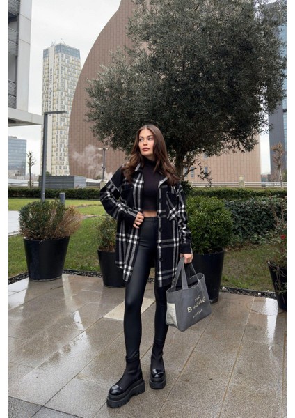 Kadın Siyah Çift Cepli, Ekose Desenli, Rahat Kalıp, Uzun Kaşe Gömlek indirimleri