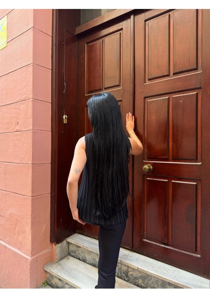 Siyah Astarlı Pileli Kolsuz Bluz modelleri