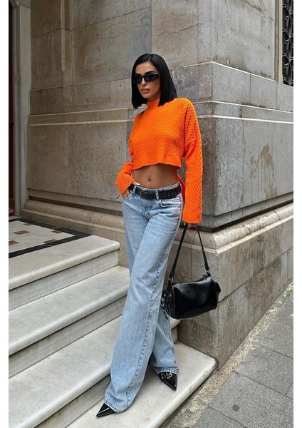 Kadın Turuncu Triko Uzun Kol Bisiklet Yaka Crop Kazak