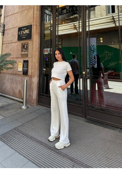 Beyaz Modal Likralı Bisiklet Yaka Takım fırsatları