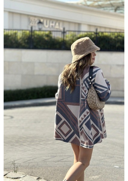 Kadın Kahve Desenli Astarlı, Kruvaze Ceket Yaka, Tek Düğme, Rahat Kalıp, Fitilli Kaşe Kumaş Kaban modelleri