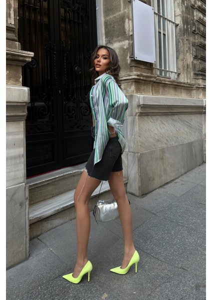 Kadın Yeşil Çizgili Dokuma Saten Kısa Gömlek indirimleri